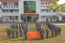 军事过硬 永远的金字招牌图片