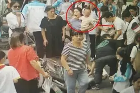 奶爸医生为救人将孩子塞路人怀里，孩子哭闹得厉害，都没敢跟老婆说图片