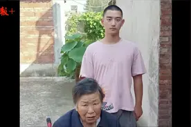 小伙上军校临行前祖奶奶叮嘱：我们家四代从军，不能给家里丢脸图片