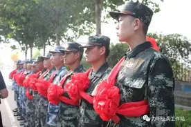为热血男儿点赞！14名力明学子光荣入伍图片