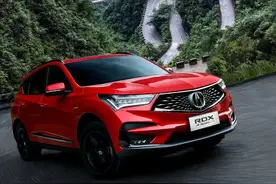 这辆最“辣”的RDX 在天门山“通天大道”上展现了风骚走位图片