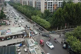 蹲点｜被瓶颈路围挡的万人社区！济南东站一新建小区出行之困图片