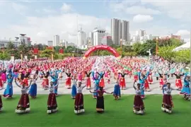 千人广场舞舞动幸福西宁图片