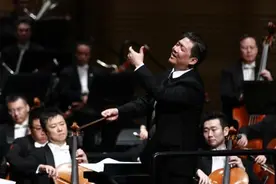 指挥家余隆：艺术的感染力是面对面的感染力图片