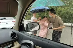 怀胎7月孕妇高速被撞，气囊击中腹部！十万火急……图片