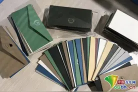 手写1000封信、定制“新生锦囊”！高校送新生开学大礼包图片