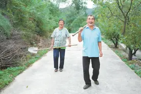 “一企一村”助大山里的核桃、杏仁、蜂蜜走进都市“京西铺子”越过重山开进城图片