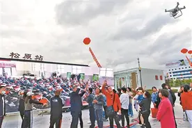新兵起运，背囊里装点啥？图片