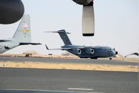 美军驻中东基地一周内接连曝出命案 两名军人先后被车撞死图片