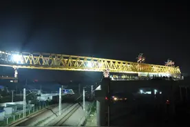京沪高速改扩建工程跨兖石铁路桥主跨架梁全部完成图片