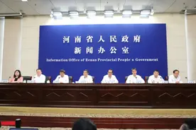 卢氏：不让每一个学生掉队！图片