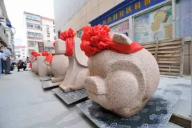 留住威海老街的记忆，十二属相雕像重回修葺一新的公园路图片