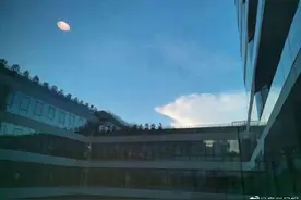 广州上空浮现“七彩祥云”，你看到了吗？图片