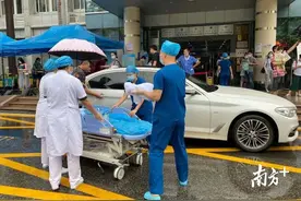 “医生快来，我老婆生了！”深圳二胎孕妈把娃生在了路上图片