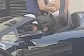 男子扮成蝙蝠侠开“战车”上街 西班牙警方对其处以罚款图片