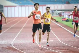 田径全锦赛：谢震业200米夺冠 李玲失撑杆跳冠军图片