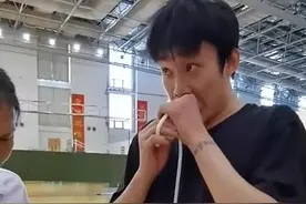 山东男篮17日体测，丁彦雨航完成两项，伤病还需继续康复图片