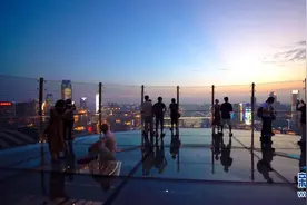 一座城市的AB面，你喜欢哪一面？图片