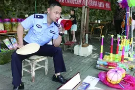 自制幽默普法视频 警界新兵成“网红”图片