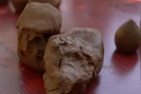 中国梦·黄河情丨黄河岸边玩泥巴的非遗传承人图片