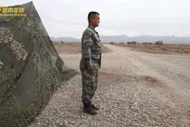 动图｜戈壁滩上练体能，兵哥哥的训练“秘籍”请收好图片