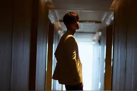 演员小白的逆袭？深析白敬亭接戏零失误的高明之处，太有自知之明图片