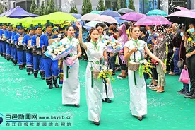 我市举行第二届节地生态公益花坛葬活动图片