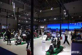 「2020摩博会」贝纳利顶级旅行车1200GT发布，携手MV Agusta打造意大利双雄图片