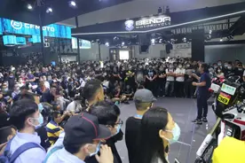 「2020摩博会」极速180km/h的小钢炮凯越321R和为竞技而生的450RALLY亮相图片