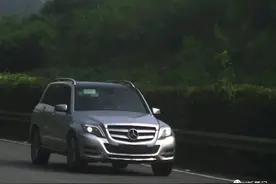 可怕！厦门高速突发！这辆奔驰12分扣光、罚款1500元、驾驶证扣留图片