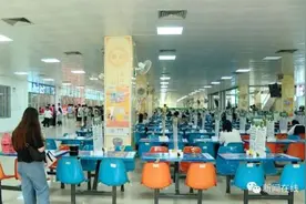 教育部鼓励学校食堂按量收费，广西高校推出“称重自助”图片