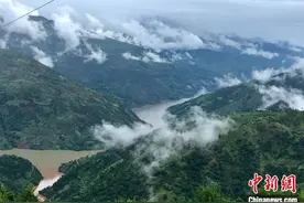 出走半生独腿归来：那是他走不出的大凉山图片