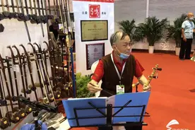文旅博览会德州展区的手艺人：五天做出一把二胡，传承传统手工技艺我愿意干图片