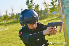 日照95后“女枪王”训练日常“曝光”图片