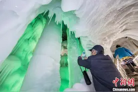 山西300万年冰洞似水晶宫殿 与千年活火山比邻而居图片