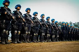 维和警察纪实：“他们扛着AK47扫射，流弹从脑袋边擦过”图片