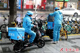 外卖骑手的装备，原来这么奇妙图片