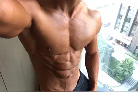 「健康」为什么肌肉男都喜欢把自己晒的那么黑？图片