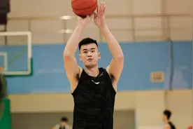 李慕豪“空中连线”迎接范子铭，翟晓川经常请吃饭图片