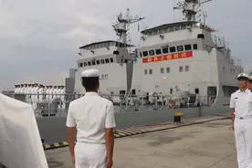 这场简单的上舰仪式，令人热血沸腾图片