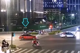 18岁女孩买辆电动滑板车上下班 刚起步就卷入车底！杭州交警：这种网红玩具不准上路图片