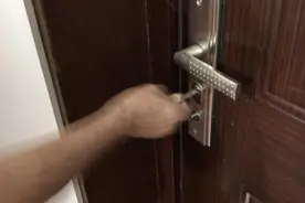 “爱很美好，别让他们都忘记”，这个世界每3秒钟就会有一位老人面临这样的困扰图片
