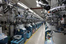 “中国袜子出口大王”今年有望出口20亿双袜子，雨天心坦然是怎么做到的图片