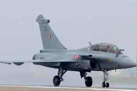 印媒：阵风战机已在列城空域训练，还将迎来首位女飞行员图片