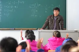 云南：确保义务教育教师平均工资不低于当地公务员图片