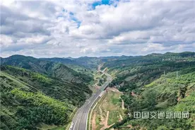 延安至子长高速公路建成通车图片