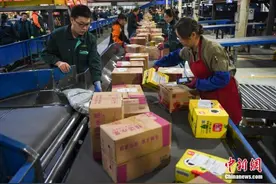 国家邮政局：督促寄递企业采购使用环保包装图片