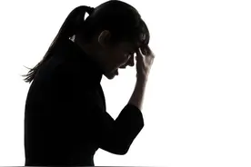 久蹲站起眼前发黑，是贫血吗？图片