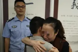 重庆龙凤胎男孩被拐26年与家人团聚：今年中秋节一起吃顿团圆饭图片