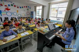 广西三江：乡村来了新老师图片
